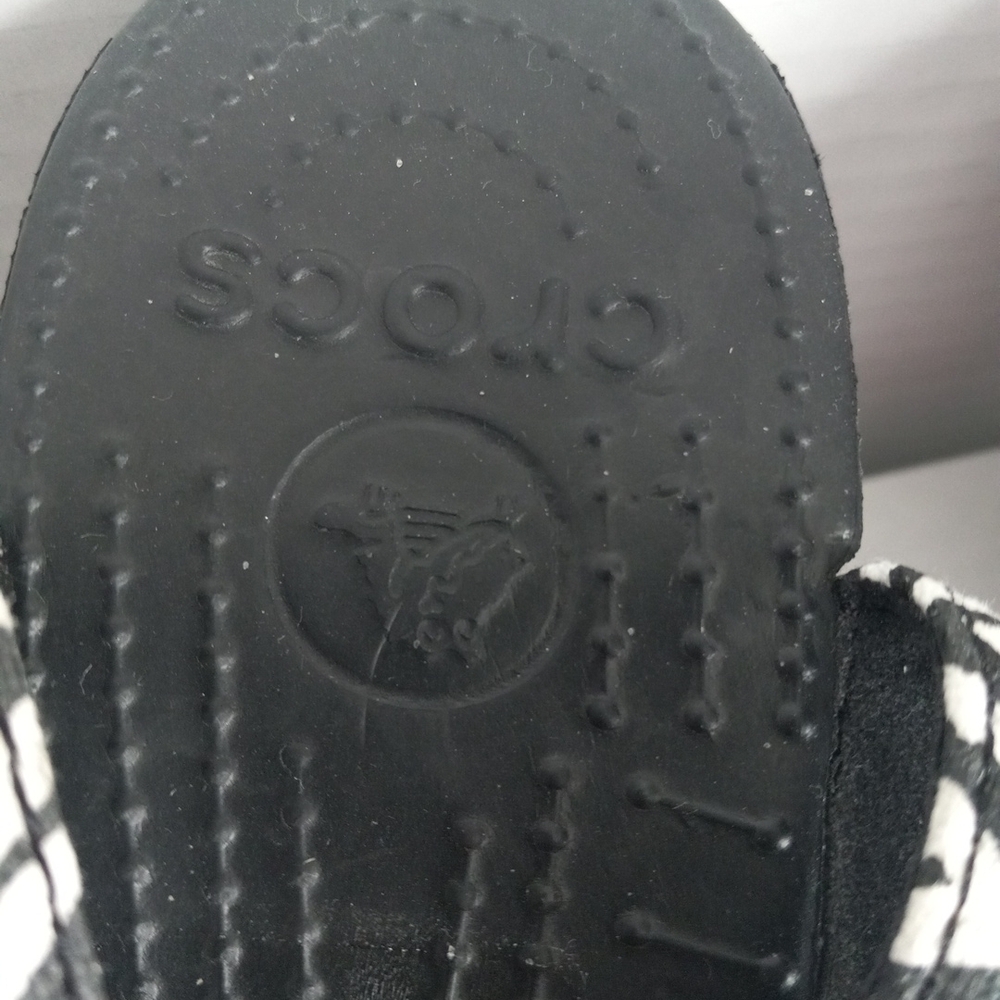 Crocs Black and White Patterned Wedge Platform Sandals Anckle Strap Sz 10w - Picture 5 of 12